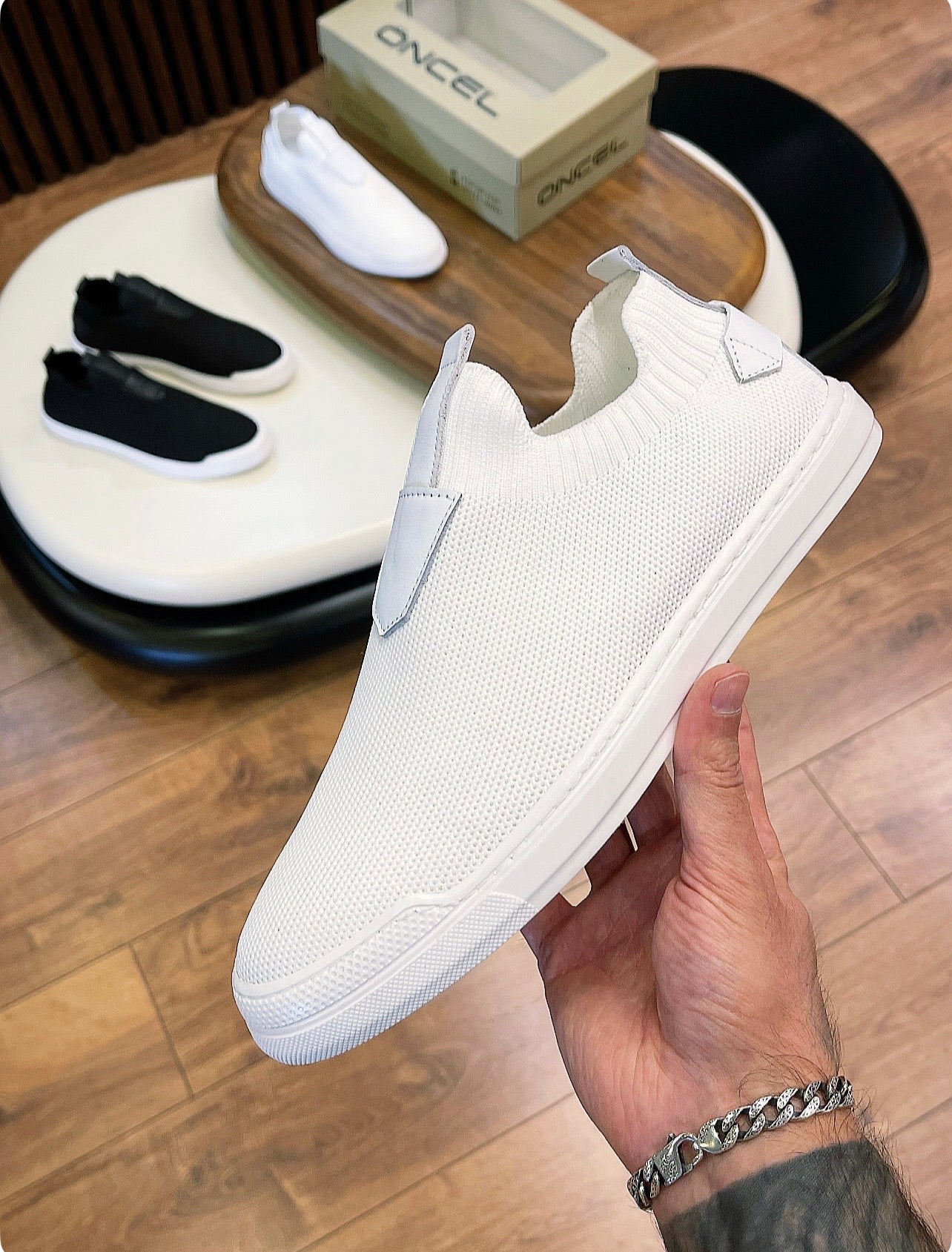 ÖZEL OLARAK ÜRETİM YAPTIĞIMIZ %100 GERÇEK TRİKO SNEAKERS