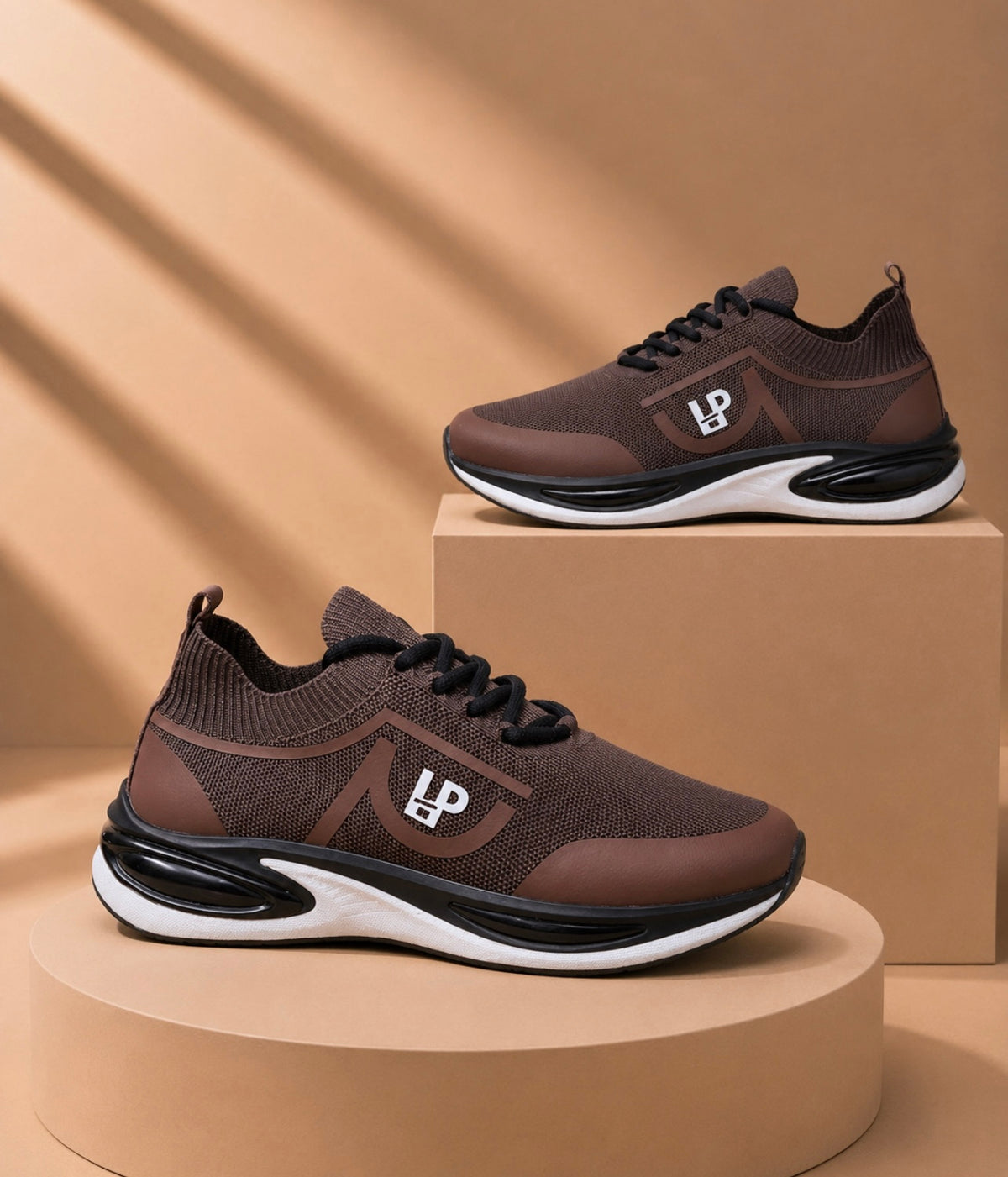 ÖZEL OLARAK ÜRETİM YAPTIĞIMIZ %100 GERÇEK TRİKO SNEAKERS