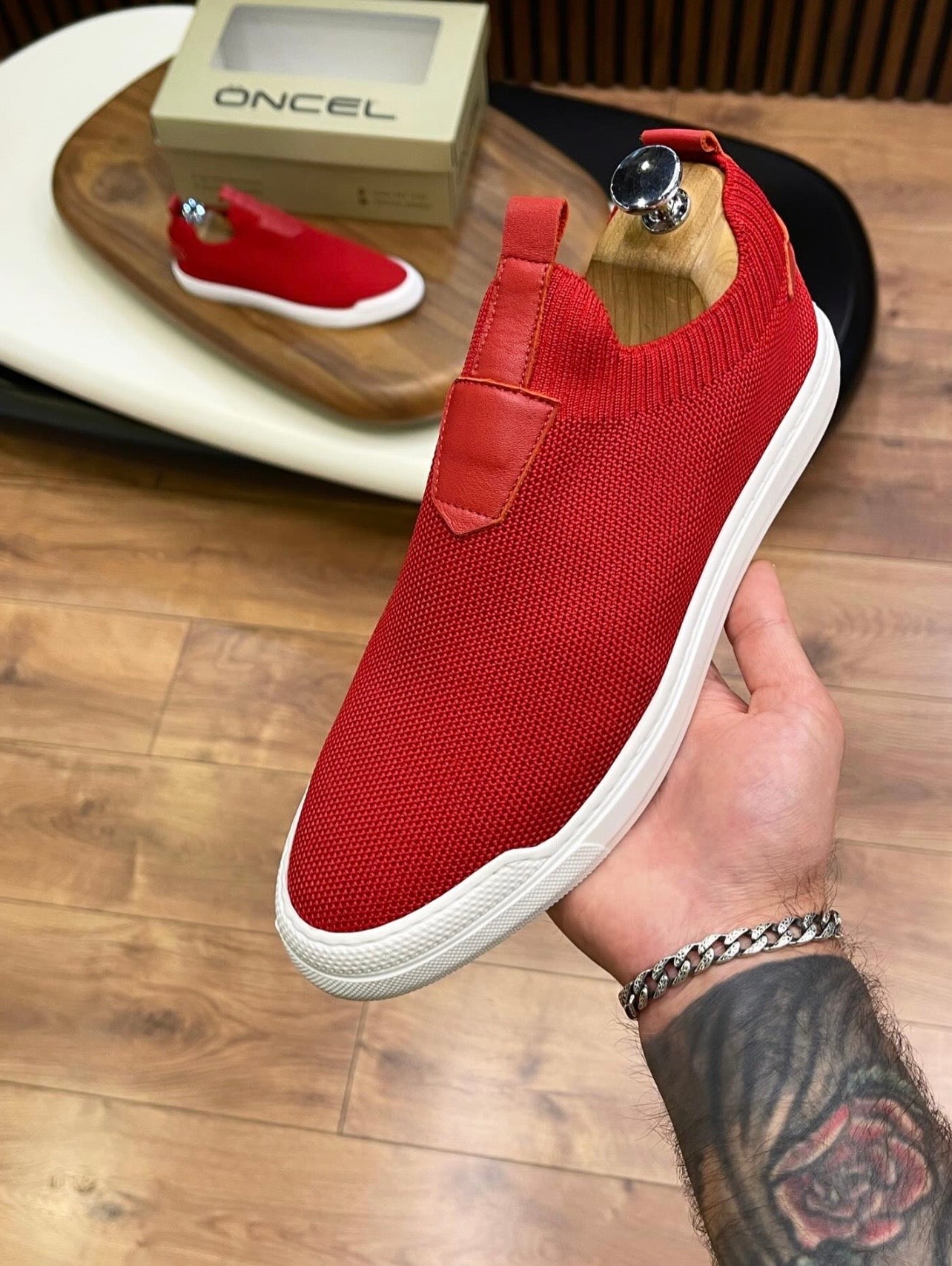 ÖZEL OLARAK ÜRETİM YAPTIĞIMIZ %100 GERÇEK TRİKO SNEAKERS
