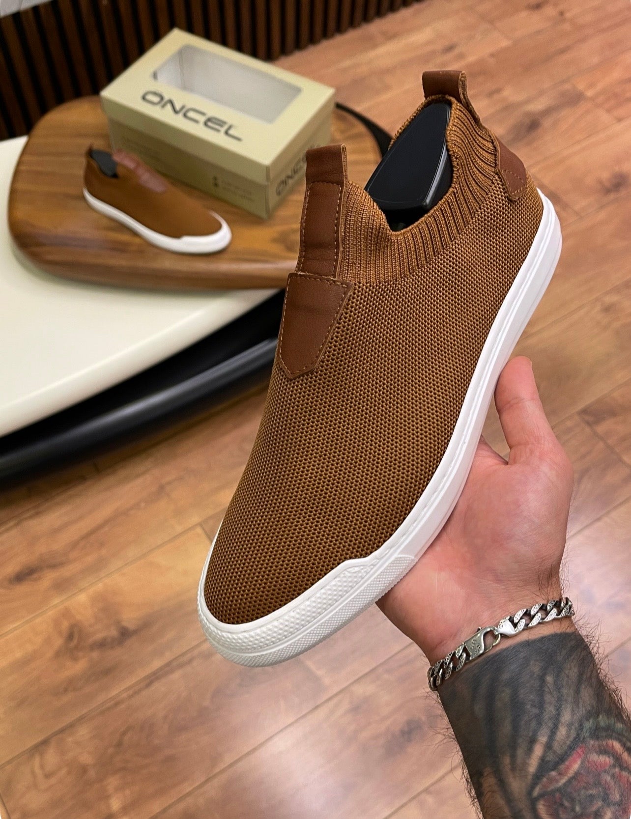 ÖZEL OLARAK ÜRETİM YAPTIĞIMIZ %100 GERÇEK TRİKO SNEAKERS